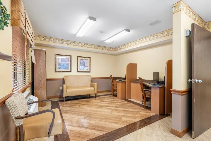 008-1600MatthewDrive-FortMyers-FL-33907-FULL (Small)