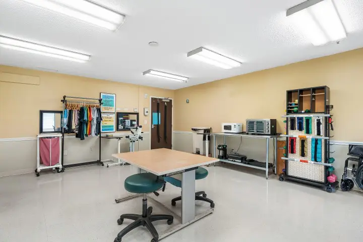 022-1600MatthewDrive-FortMyers-FL-33907-FULL (Small)